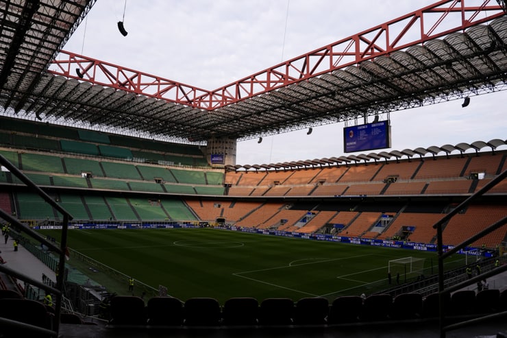 Lo stadio San Siro di Milano - Foto Lapresse - Ilpallonegonfiato