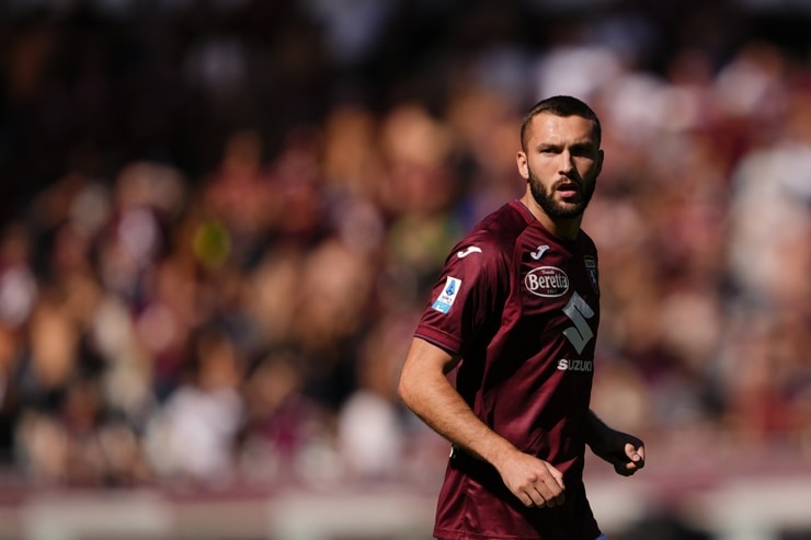 Walukiewicz in campo con la maglia del Torino - Foto Lapresse - Ilpallonegonfiato.it