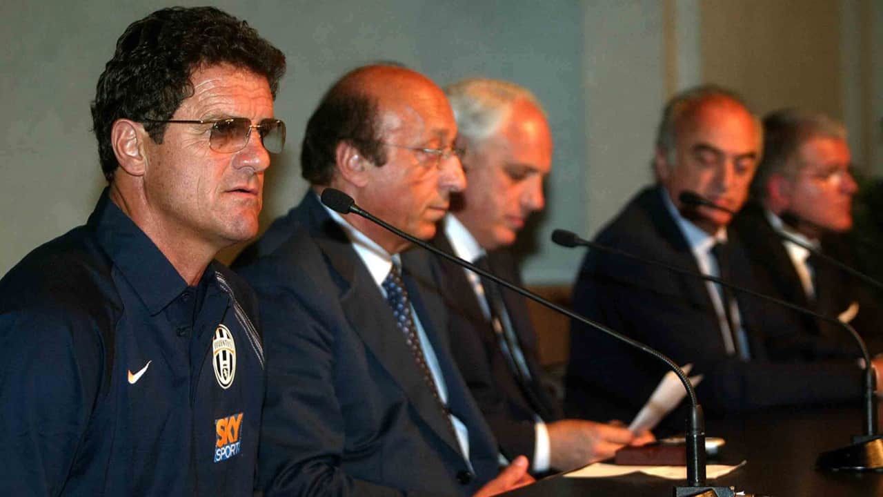 Fabio Capello e la dirigenza della Juventus prima di Calciopoli - Foto Lapresse - Ilpallonegonfiato