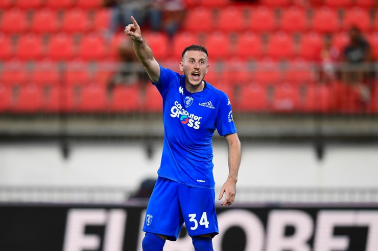 Ismajli in campo con la maglia dell'Empoli - Foto Lapresse - Ilpallonegonfiato