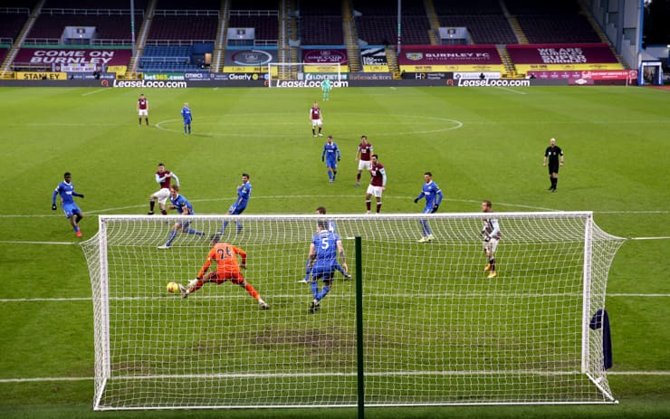 Una partita di Premier League - Foto Lapresse - Ilpallonegonfiato