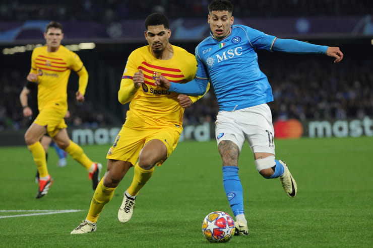 Araujo in Champions League - Foto Lapresse - Ilpallonegonfiato