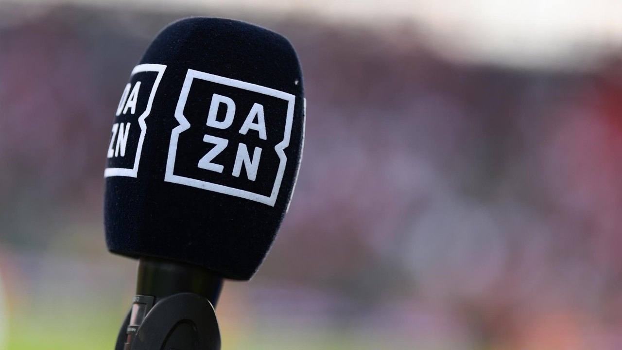 Il microfono di Dazn - Foto Lapresse - Ilpallonegonfiato