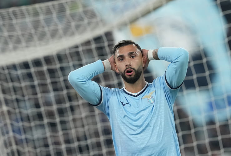 Taty Castellanos in campo con la maglia della Lazio - Foto Lapresse - Ilpallonegonfiato