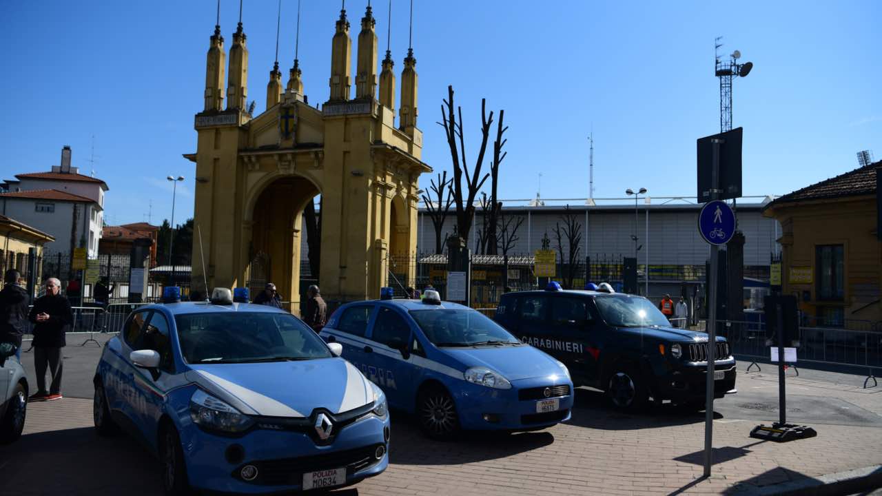 Auto Polizia e Carabinieri