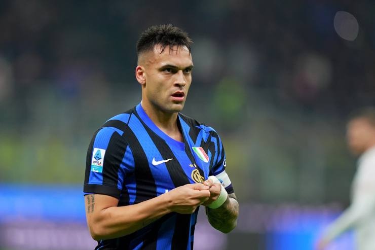 Lautaro Martinez in campo con la maglia dell'Inter - Foto Lapresse - Ilpallonegonfiato